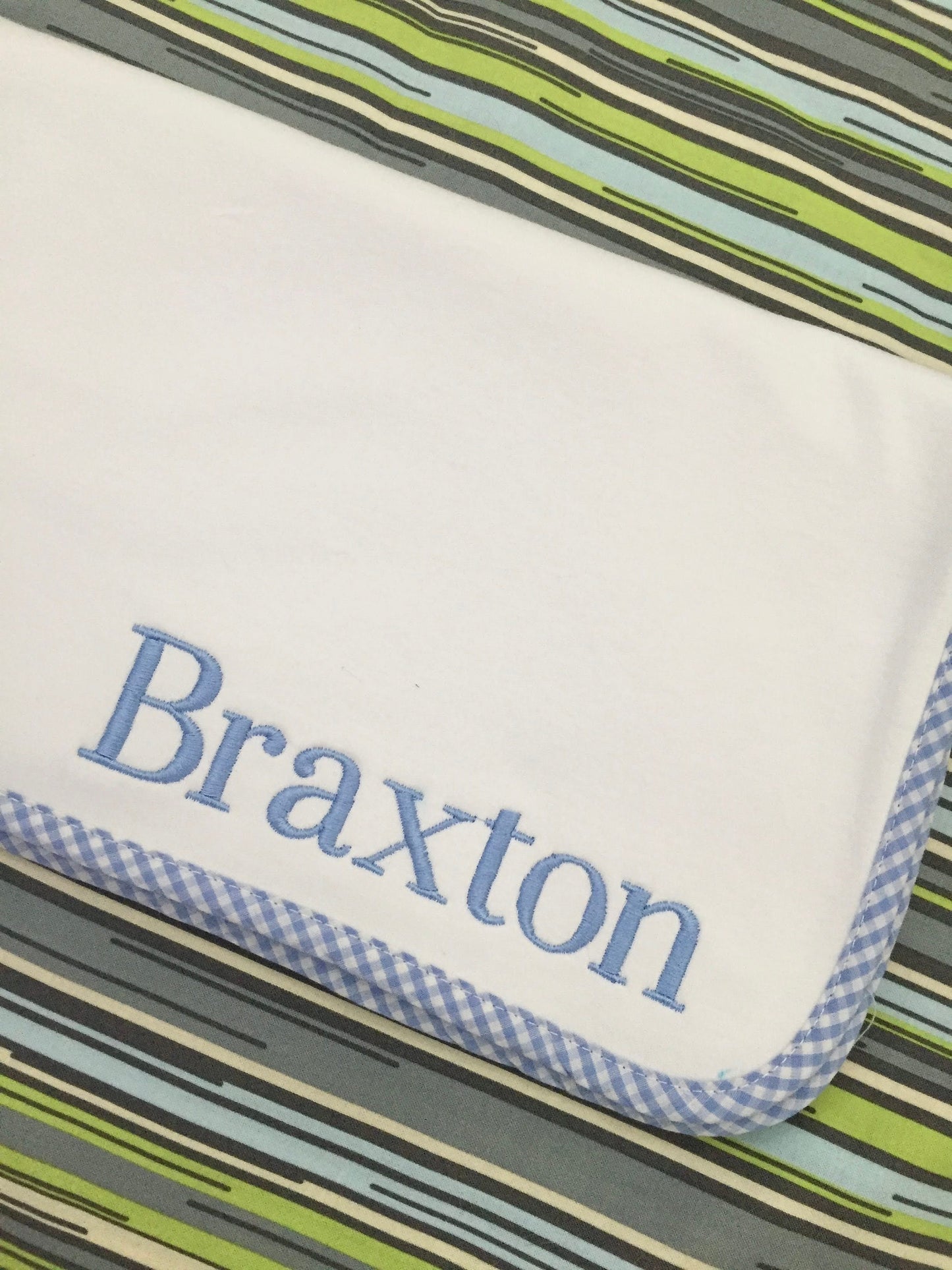 Monogrammed Baby Gingham Trim blanket, personalized baby gift, baby shower gift