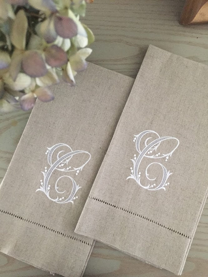 Monogrammed Tea Towel, Flourish Initial, Hostess Gift, monogrammed linens, linen handtowel