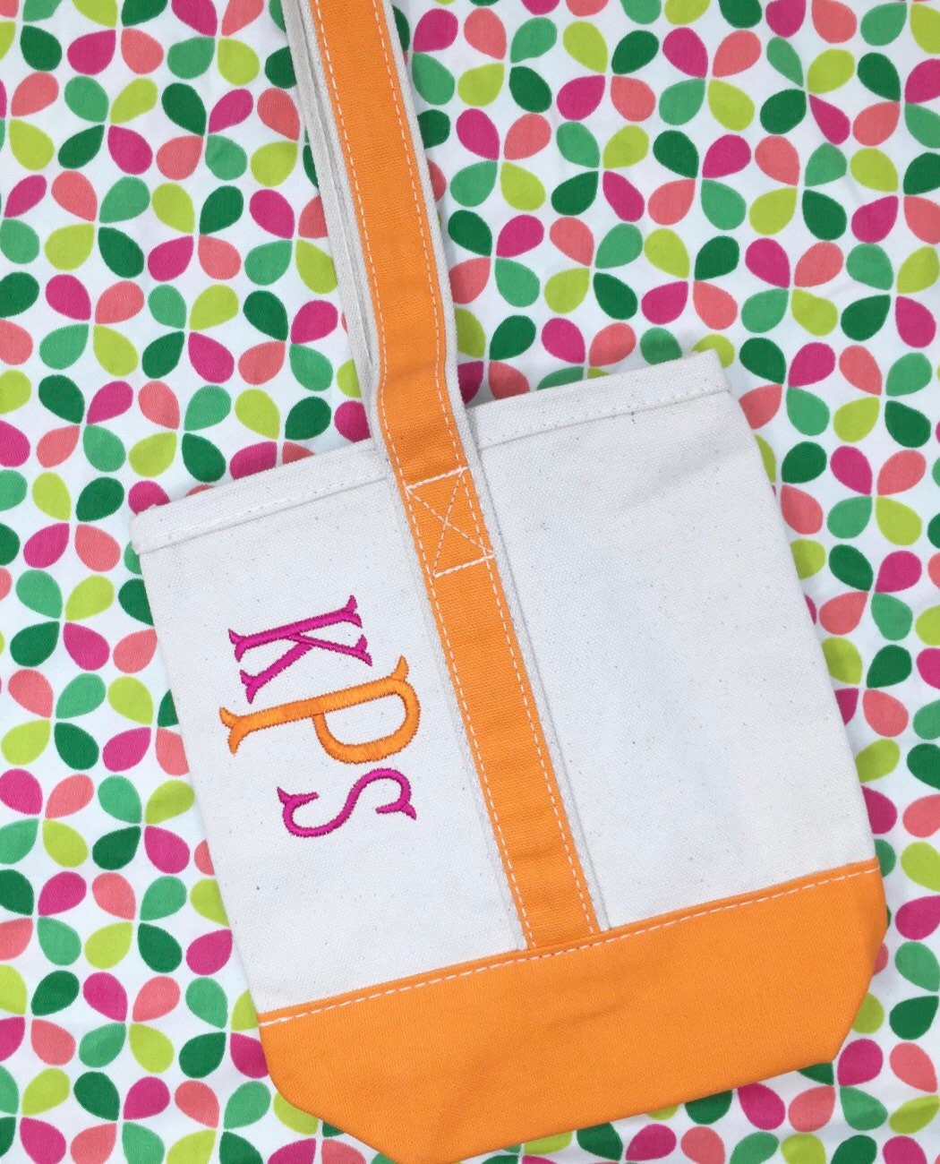 Personalized Canvas Wine Tote, hostess gift, Christmas gift