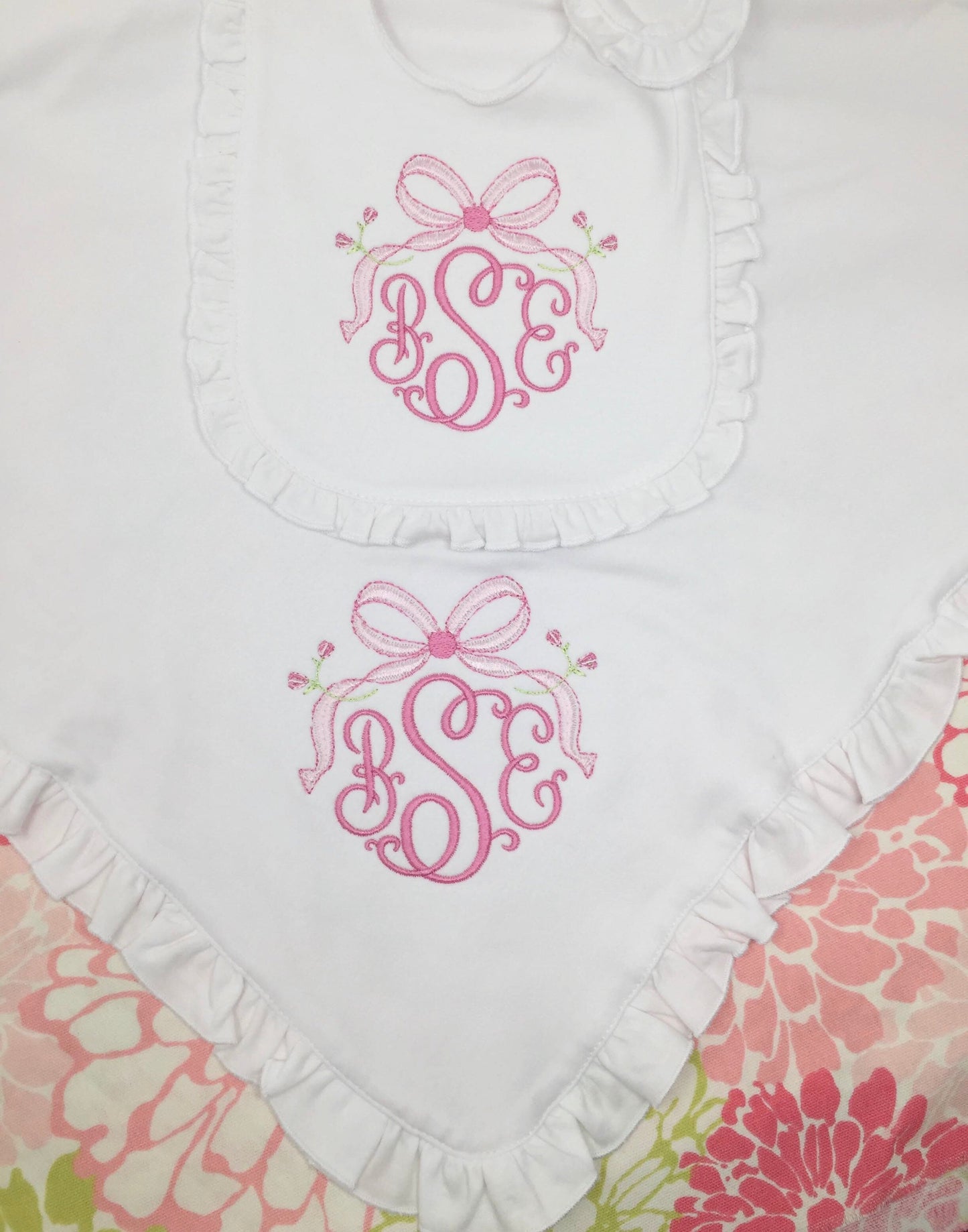 Monogrammed Baby Blanket and Bib Set, Vintage bow, personalized baby gift, baby shower gift