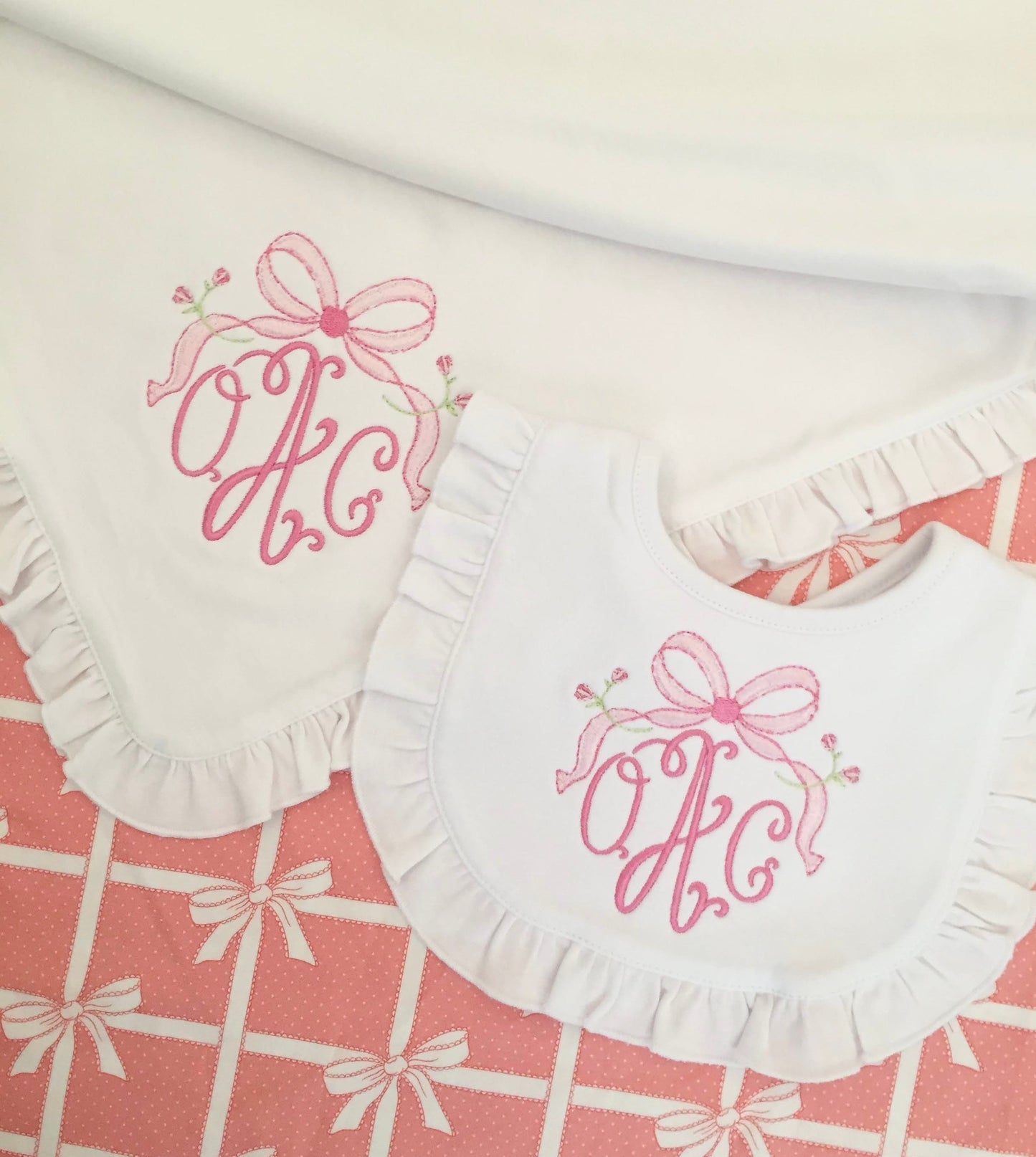 Monogrammed Baby Blanket and Bib Set, Vintage bow, personalized baby gift, baby shower gift