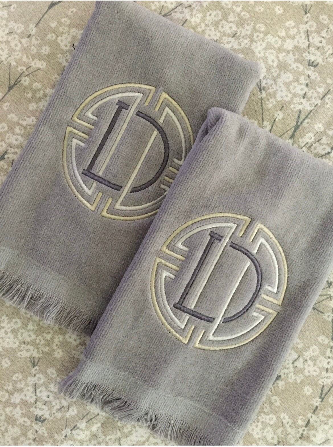 Monogrammed Fingertip towels, Medallion Initial, personalized gifts, Christmas gift