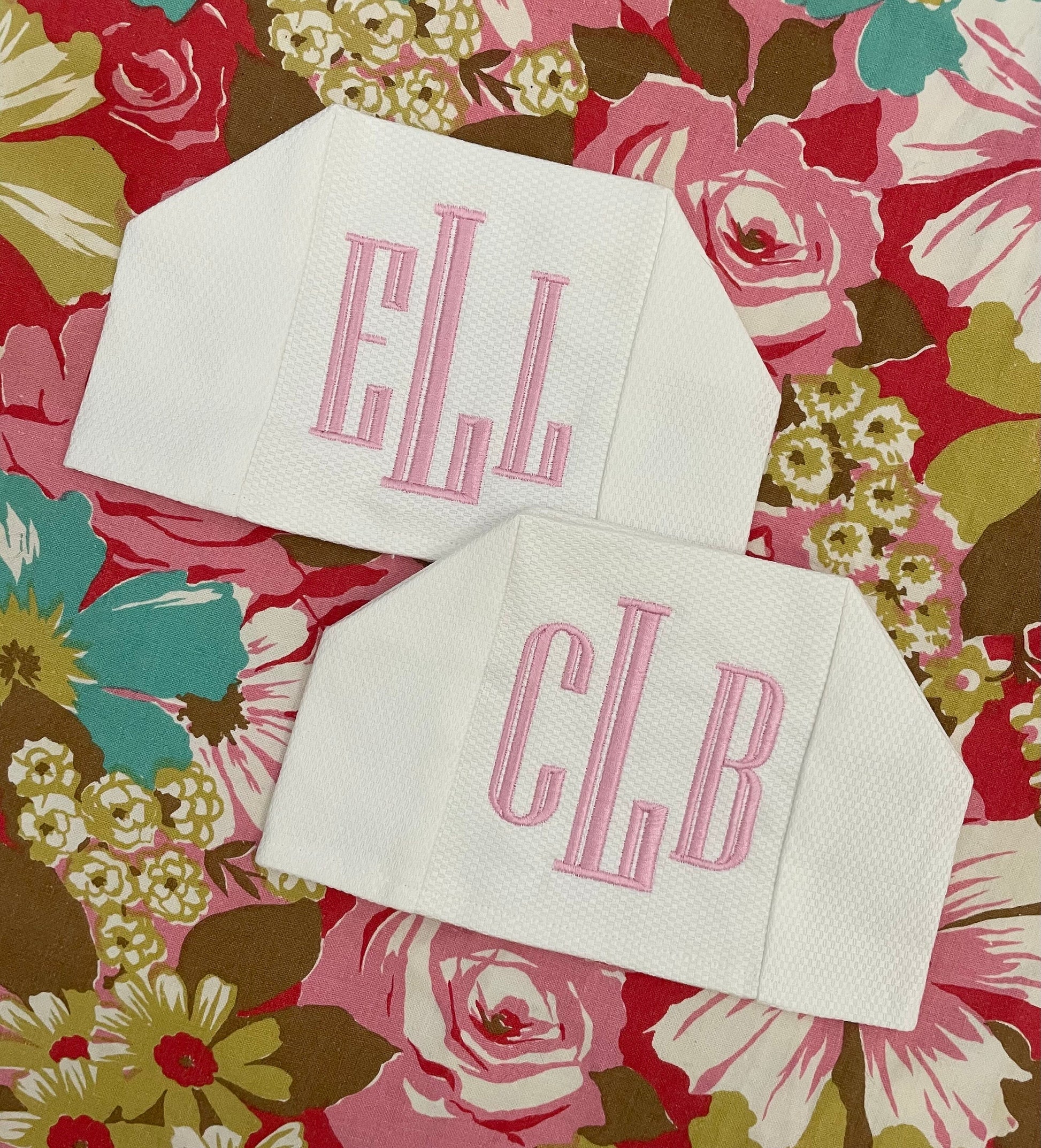 Monogrammed Linen Tissue Box Cover Bain Monogram, monogrammed gift-personalized gift-hostess gift, nursery decor