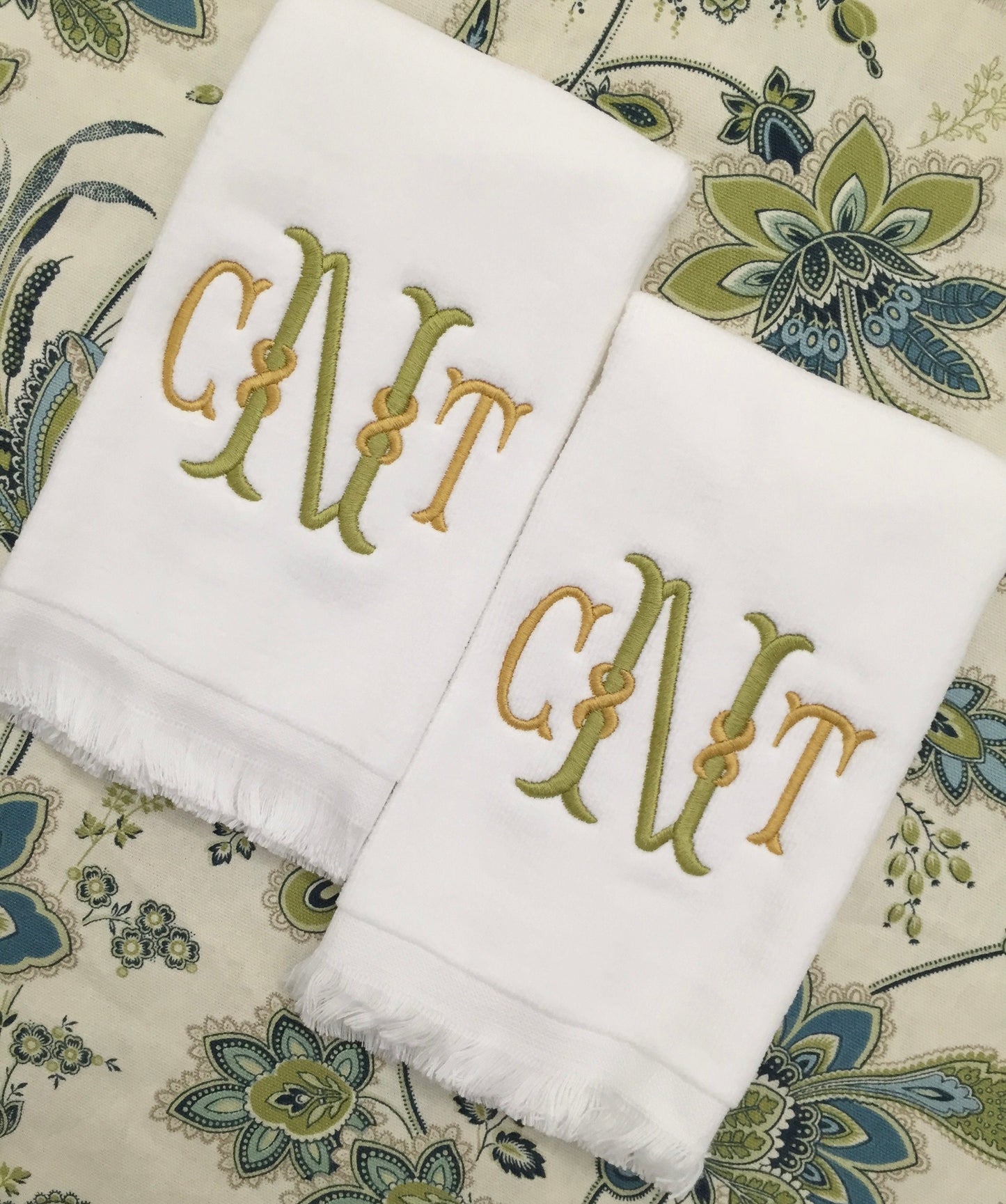 Monogrammed Fingertip towels, Ribbon Monogram, personalized gifts, Christmas gift