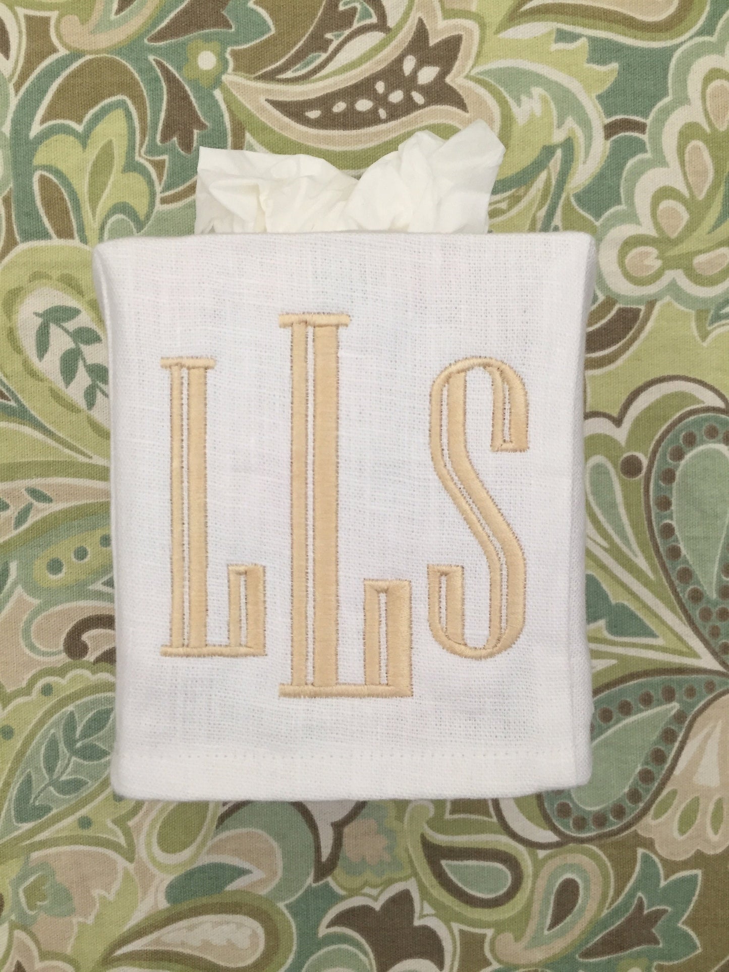 Monogrammed Linen Tissue Box Cover Bain Monogram, monogrammed gift-personalized gift-hostess gift, nursery decor