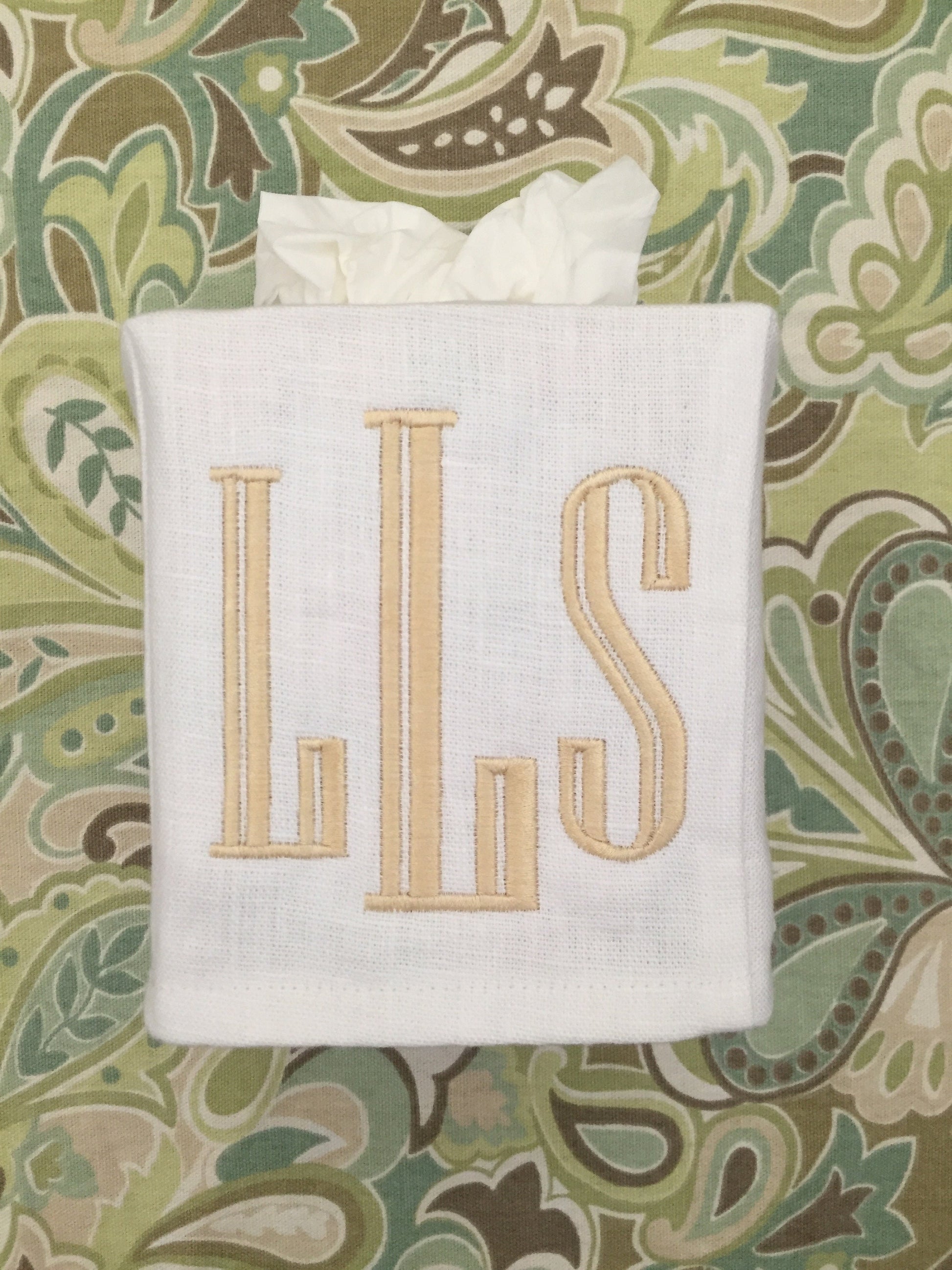 Monogrammed Linen Tissue Box Cover Bain Monogram, monogrammed gift-personalized gift-hostess gift, nursery decor