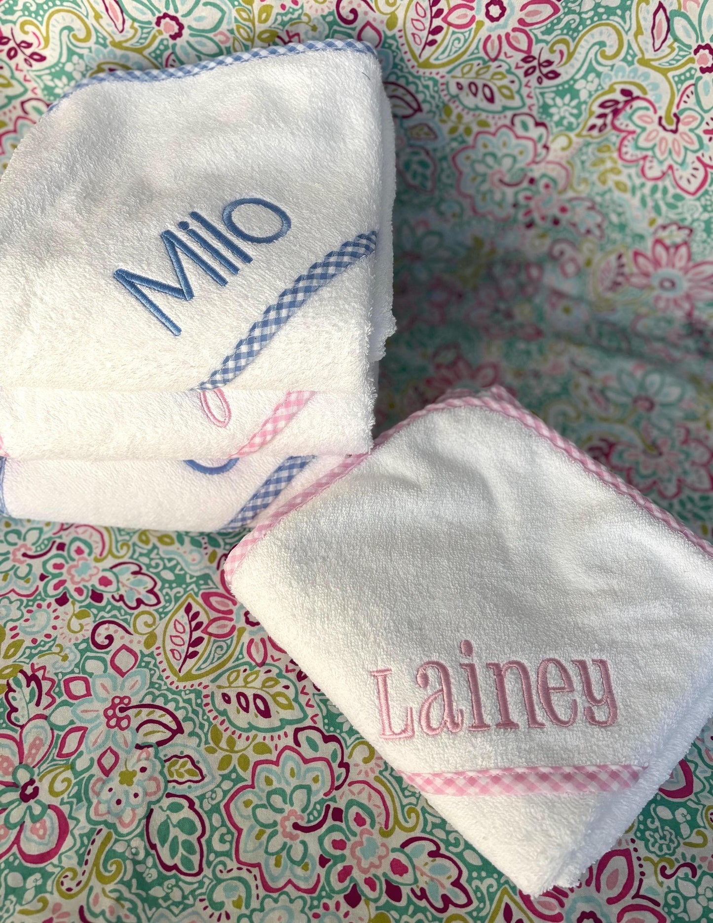 Monogrammed Hooded Towel for Babies and Toddlers, baby gift, baby shower